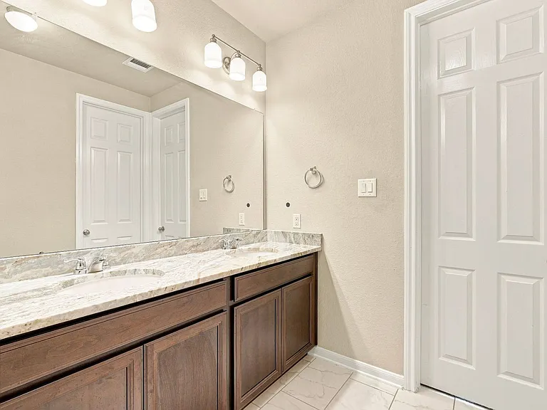 9460 Caddo Ridge Ln — Photo 20