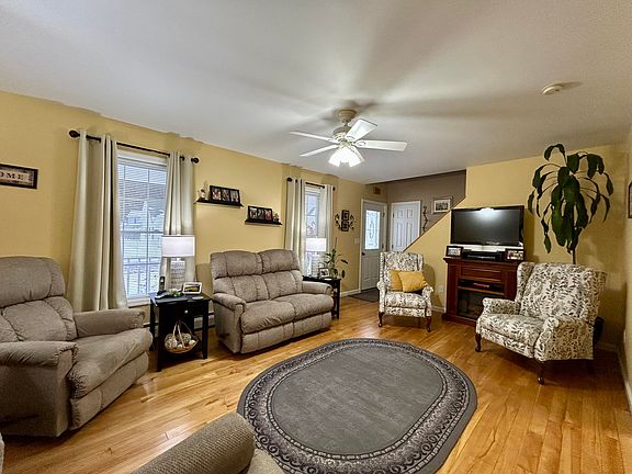 3rd image of 24 Broad Ln