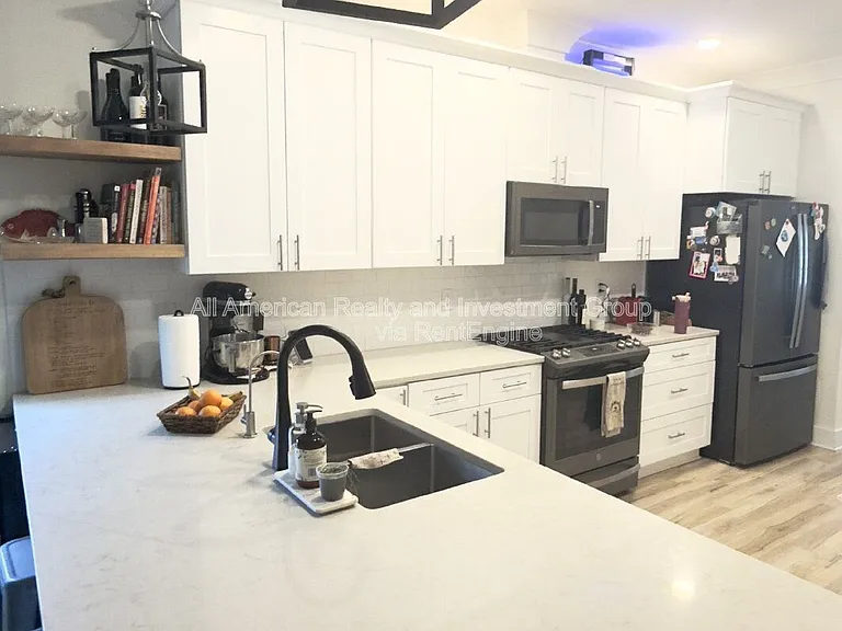 1405 Hickory St — Photo 5