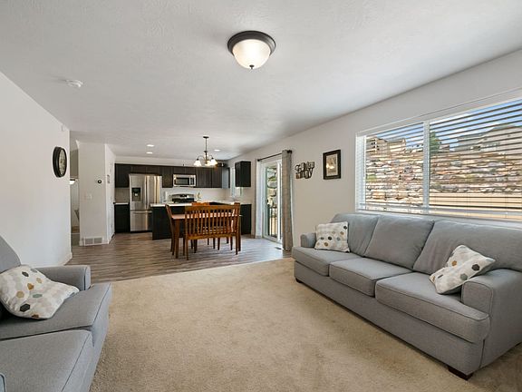 3rd image of 3079 S Willow Creek Dr