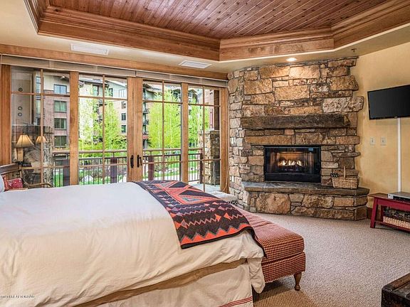 5th image of 3285 Village Dr #202