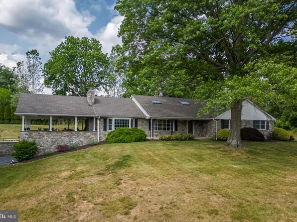 1025 Davis Ln, Chester Springs, PA 19425