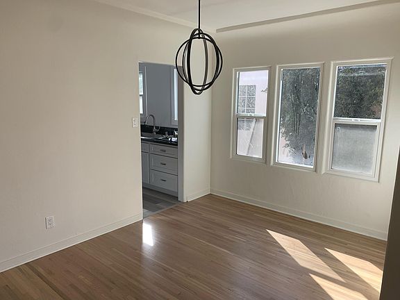 4th image of 3759 Greenwood Ave