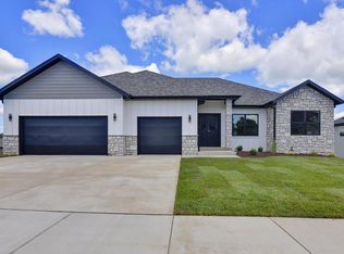 1507 E Silo Ridge Dr, Ozark, MO 65721
