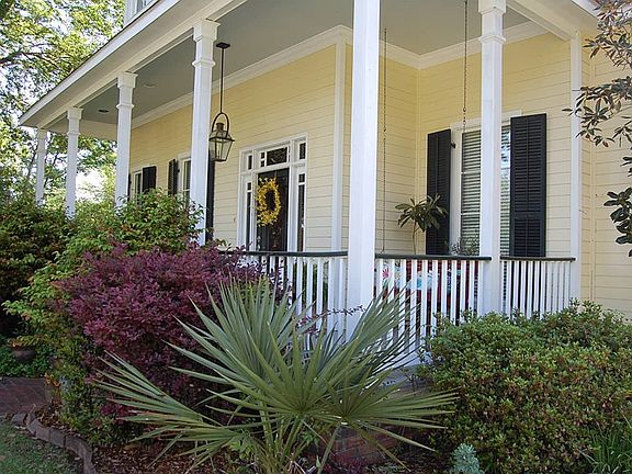 4th image of 20 Garden District Pl