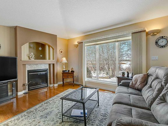 3rd image of 8910 122nd Ave #37