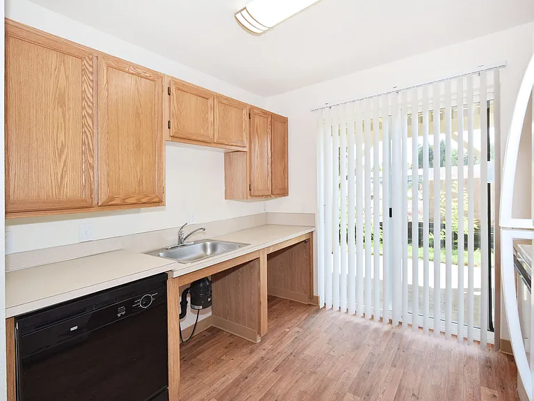 Pleasant Ridge Apartments — Photo 34