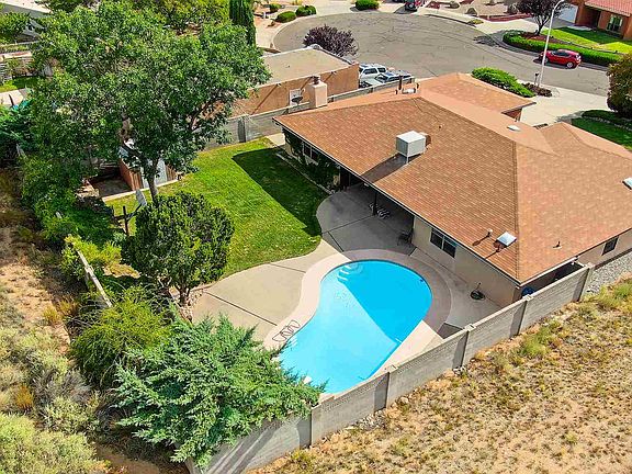 2nd image of 3800 Calle Olivo NE