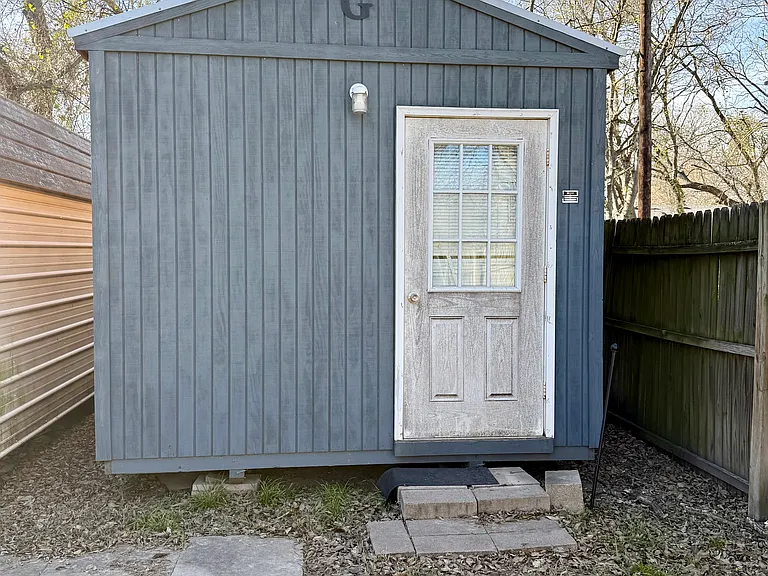 1402 S Montgomery St — Photo 12