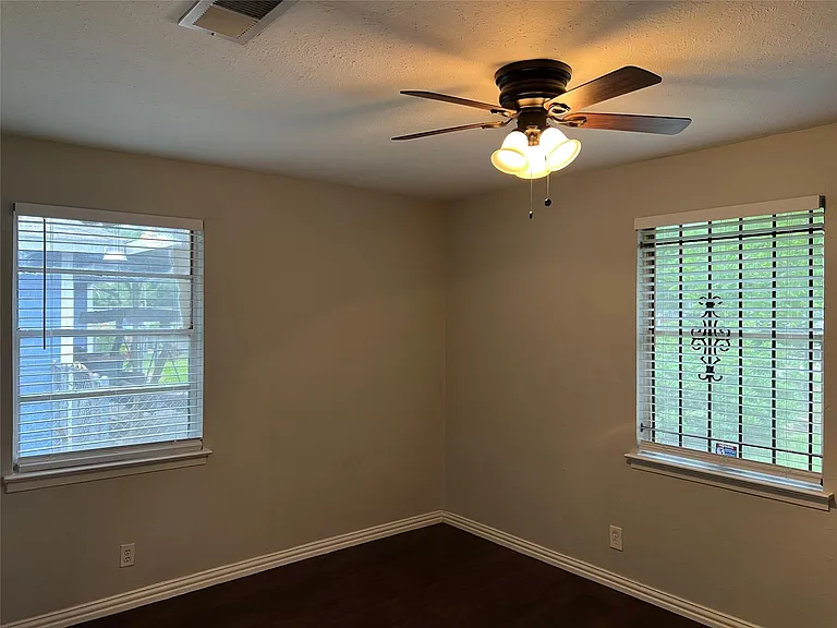 9505 Everglade Dr — Photo 22