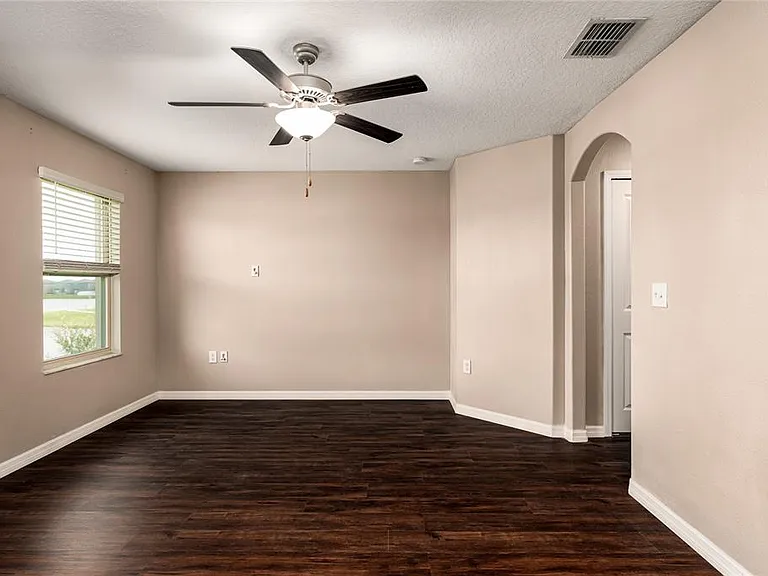 724 Royal Empress Dr — Photo 25
