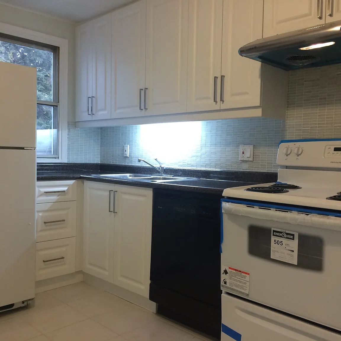 65 King Edward Ave photo 1