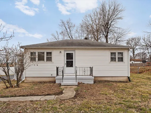 107 Atlantic Ave, O'Fallon, IL 62269