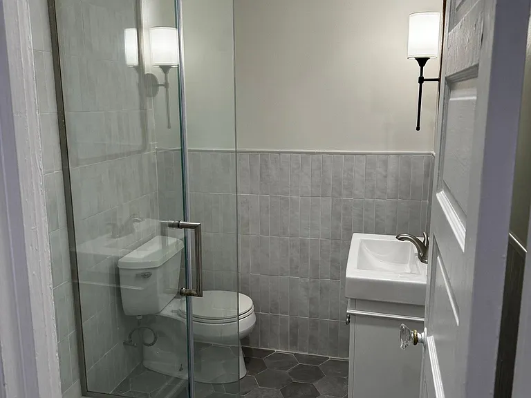 4619 Spruce St #1F — Photo 5