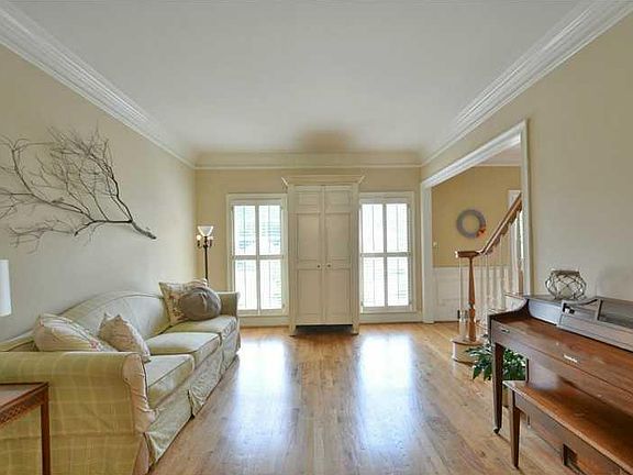 3rd image of 473 Cambria Walk