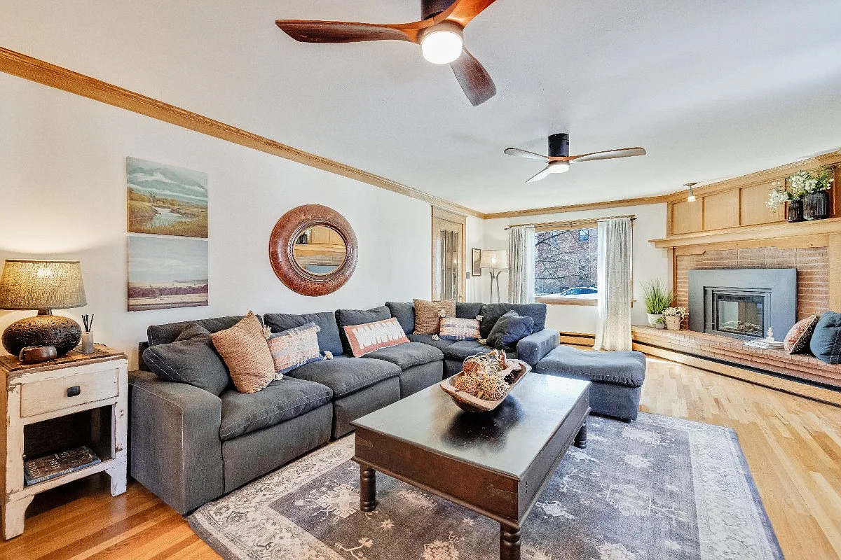 303 E Olive St — Photo 1
