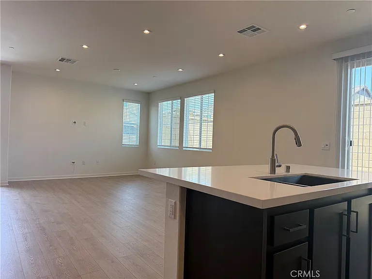 6331 Sierra Vista Ln — Photo 4