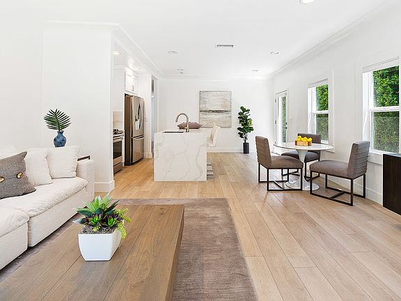 5th image of 1012 N La Jolla Ave