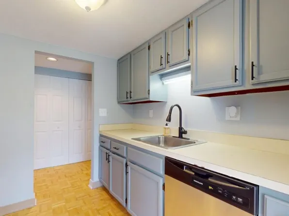 75 Brookwood Dr APT D, Rocky Hill, CT 06067