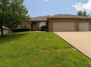 3864 W Village Ter, Springfield, MO 65810