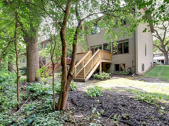 2nd image of 1134 Highland Ave