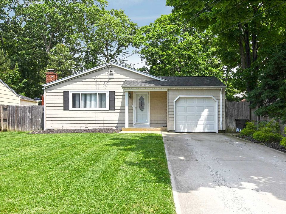 1st image of 25 Woodlawn Ave