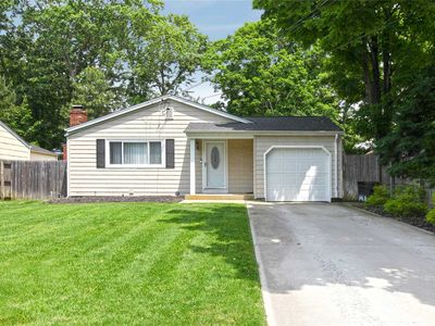 25 Woodlawn Ave, Selden, NY, 11784