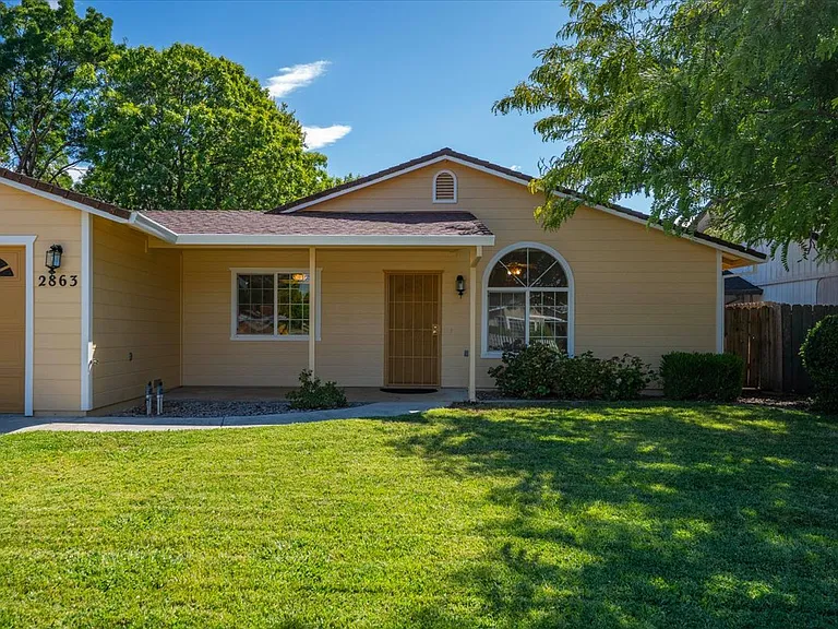 2863 Sandstone Dr — Photo 3