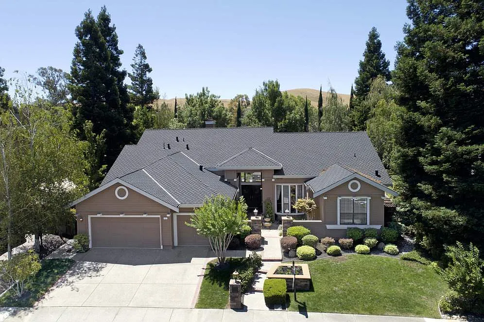 111 Tuscany Way photo 1