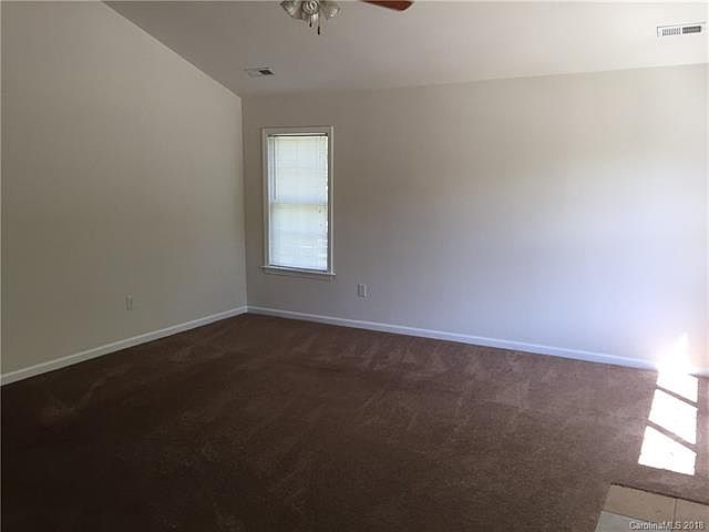 2nd image of 2499 Lane St