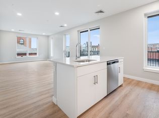 157 Chestnut St #304, Chelsea, MA 02150