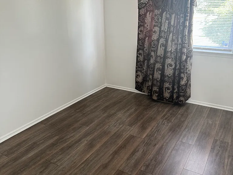14 Saffron Dr — Photo 8