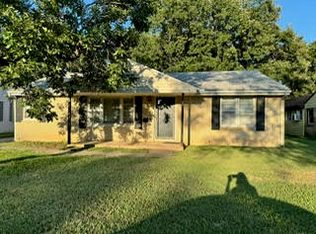 1806 Mound St, Winfield, KS 67156