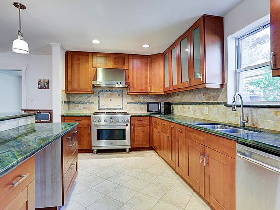 4th image of 6645 Lindy Ln