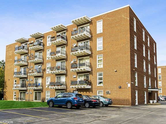 2nd image of 7227 W Higgins Ave Unit 406