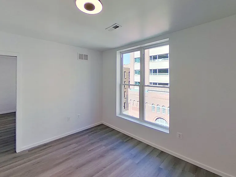 725 W Pratt St. — Photo 137
