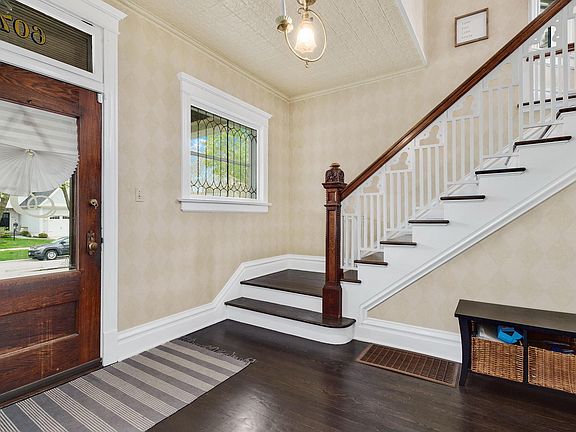 3rd image of 607 N Catherine Ave