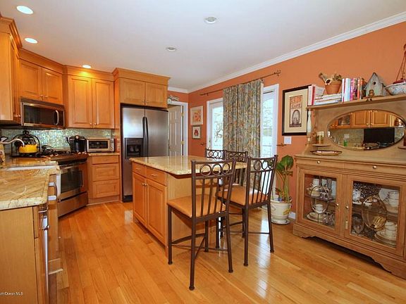 4th image of 151 Twilight Ct