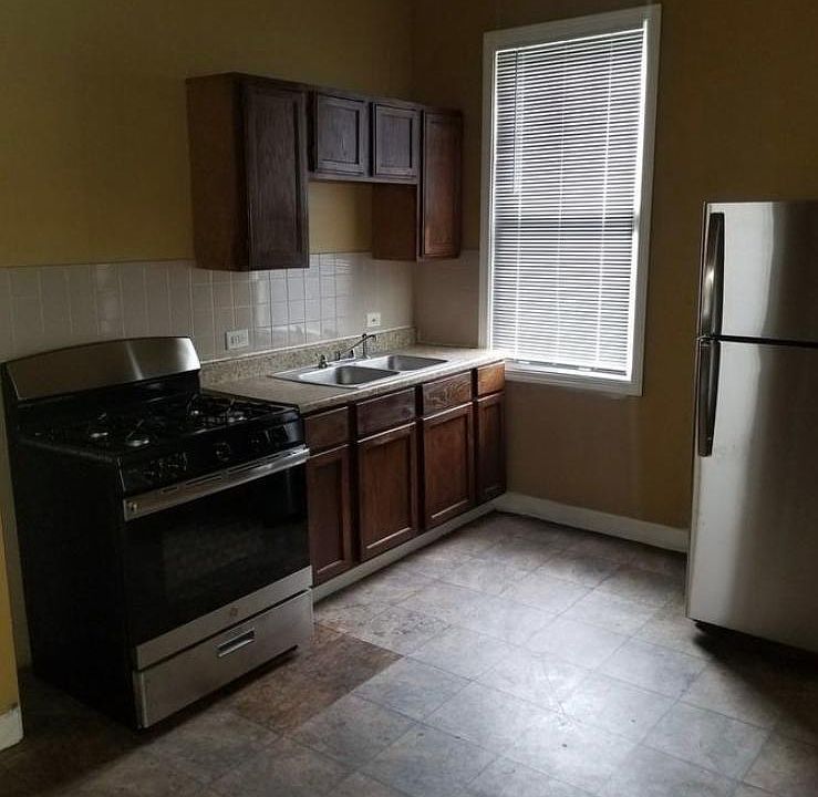 2nd image of 12026 S Union Ave