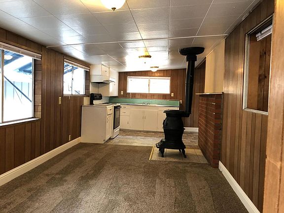 2nd image of 42280 Hot Springs Ct