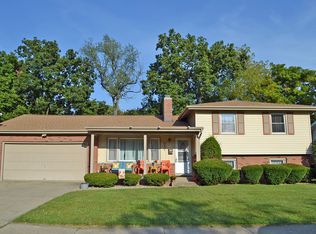 2404 Linden Dr, Valparaiso, IN 46383