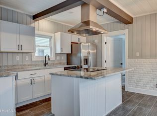 608 Hunter St, Elizabeth City, NC 27909