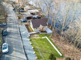 427 Skyline Lakes Dr, Ringwood, NJ 07456