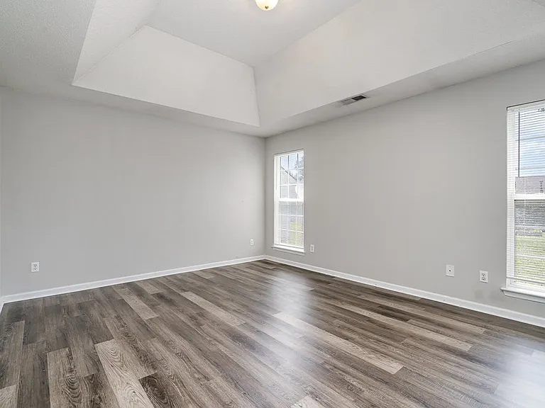 6656 Blythedale Dr — Photo 2