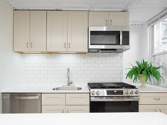 4th image of 455 Fairmount Ave #2