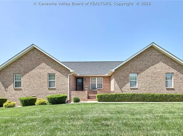 1537 Thistlewood Cir, Hurricane, WV 25526