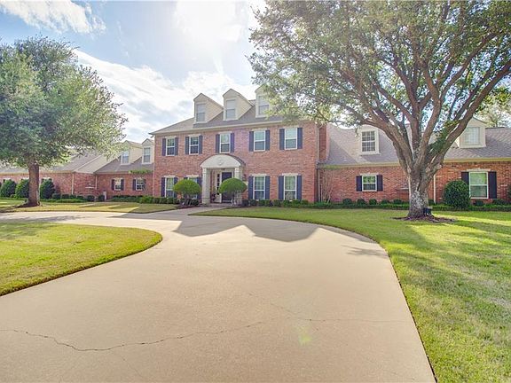 3rd image of 213 Sunray Ln