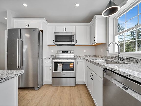 5th image of 142 S Main St #B