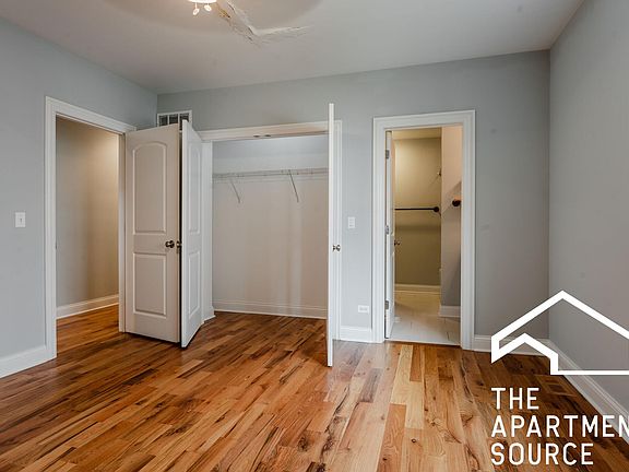 5th image of 2452 W Diversey Ave #1