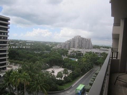 2nd image of 251 Crandon Blvd APT 828